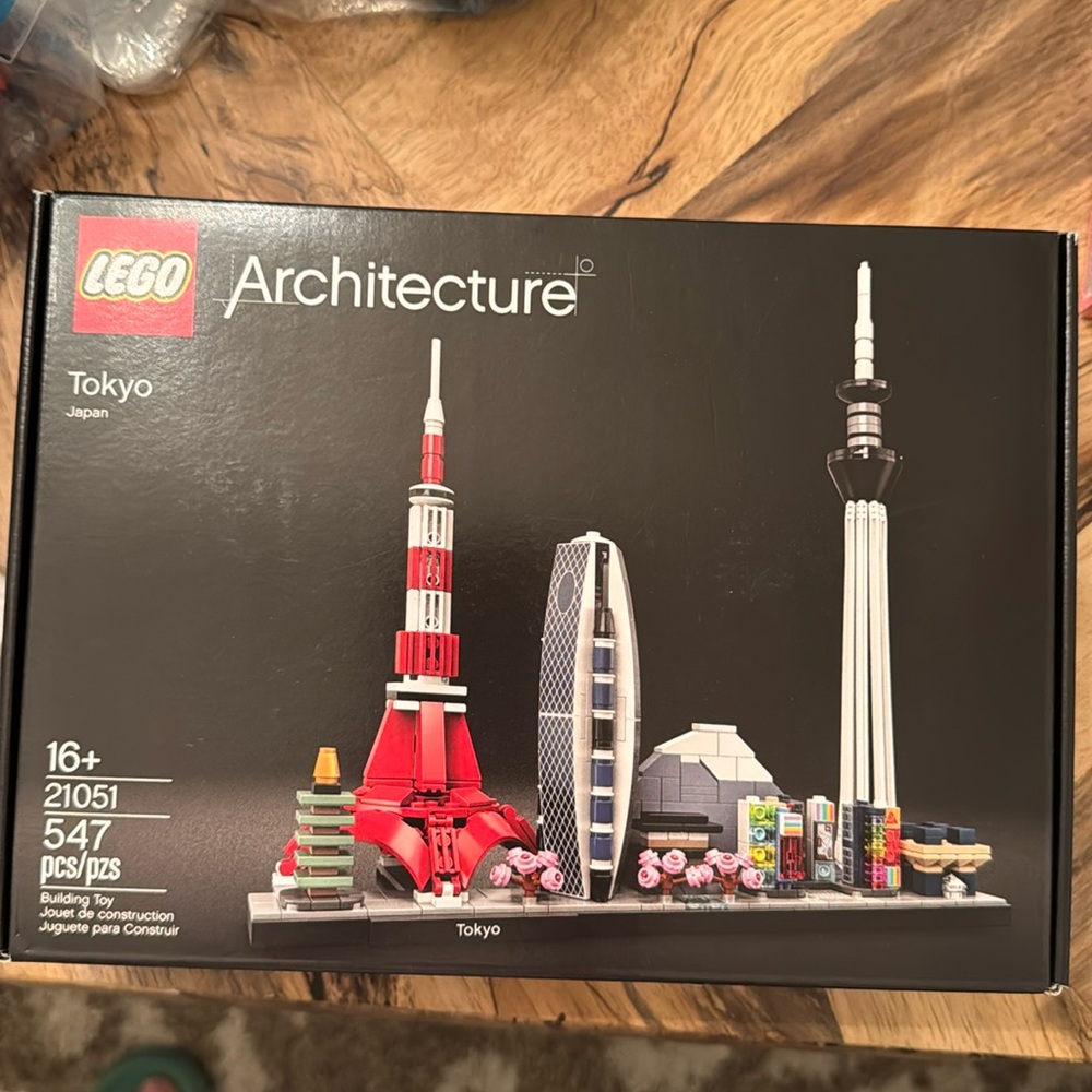 NWT Lego architecture, Tokyo Japan 21051